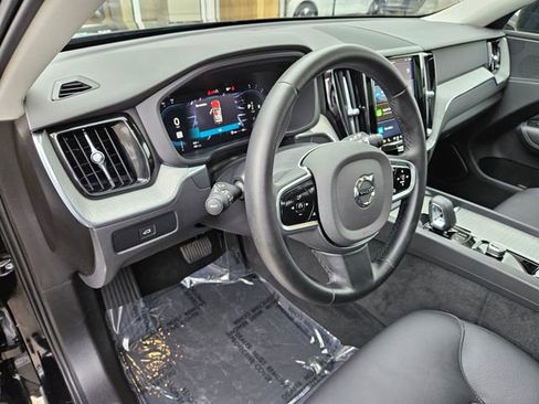 Certified 2025 Volvo XC60 B5 Plus AWD/4WD image 15