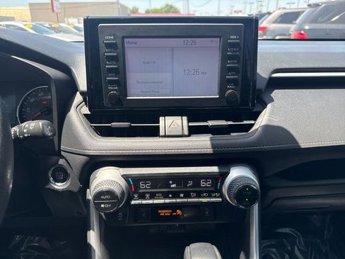Used 2019 Toyota RAV4 XLE w/ Convenience Package FWD image 22