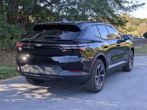 New 2026 Chevrolet Equinox EV LT image 2