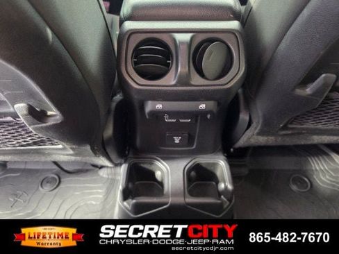 Used 2020 Jeep Wrangler Unlimited Rubicon AWD/4WD image 30