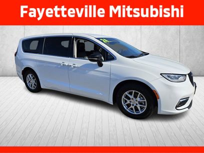 Used 2024 Chrysler Pacifica Touring-L