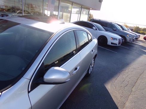 Used 2016 Volvo S60 T5 Premier image 34