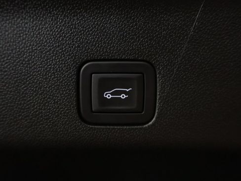 Used 2026 GMC Yukon Denali Ultimate AWD/4WD image 7