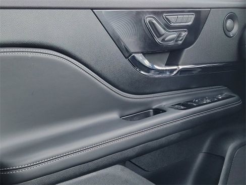 Certified 2025 Lincoln Corsair Reserve w/ Equipment Group 202A image 36