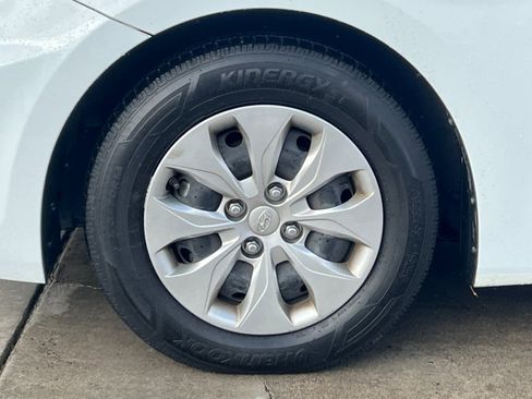 Used 2015 Hyundai Accent GLS image 23