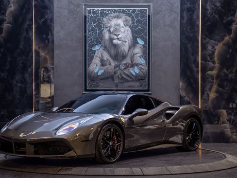 Used 2017 Ferrari 488 GTB RWD image 1