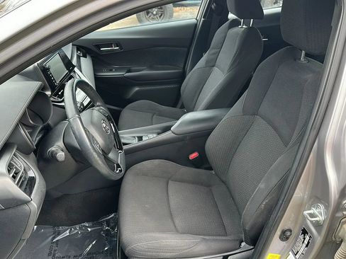 Used 2018 Toyota C-HR XLE image 13