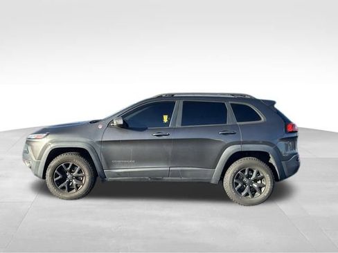 Used 2017 Jeep Cherokee Trailhawk w/ Comfort/Convenience Group image 3
