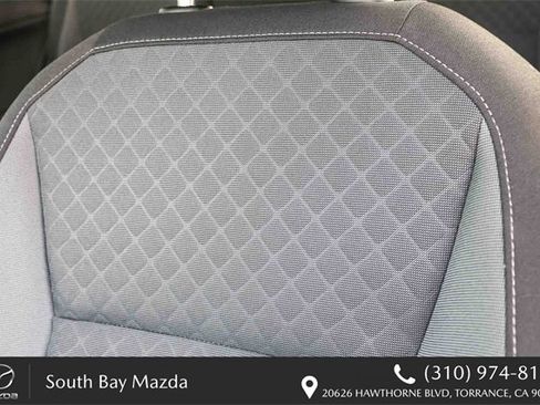 Used 2018 Volkswagen Tiguan S image 24