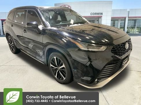 Used 2021 Toyota Highlander XSE image 1