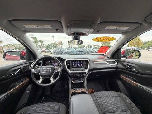 Used 2023 GMC Acadia SLE w/ Driver Convenience Package FWD image 26
