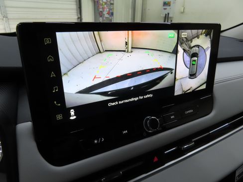 New 2025 Mitsubishi Outlander SE image 17