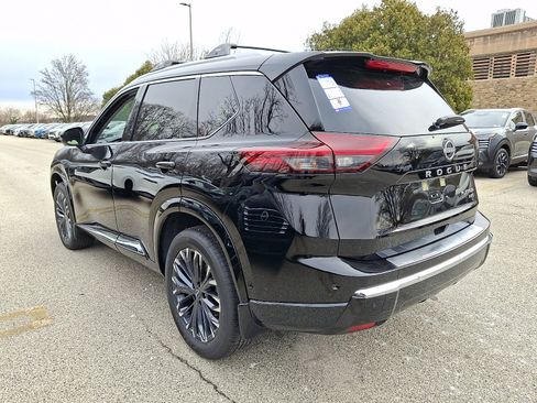New 2026 Nissan Rogue Platinum image 3