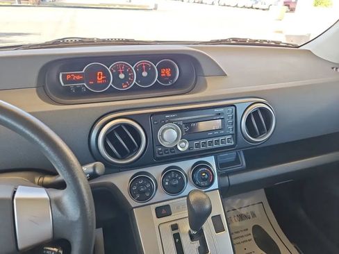 Used 2011 Scion xB image 27
