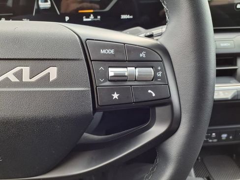 Used 2025 Kia K4 EX FWD image 62