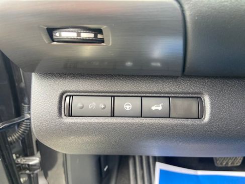 Used 2023 Nissan Pathfinder SL w/ Lighting Package (N92) image 27