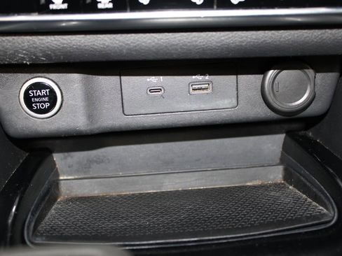 Used 2022 Nissan Rogue SV image 37