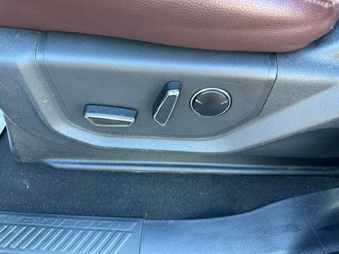 Used 2024 Ford Expedition Limited image 31