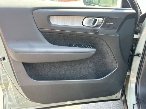 Certified 2024 Volvo XC40 B5 Ultimate w/ Climate Package image 15