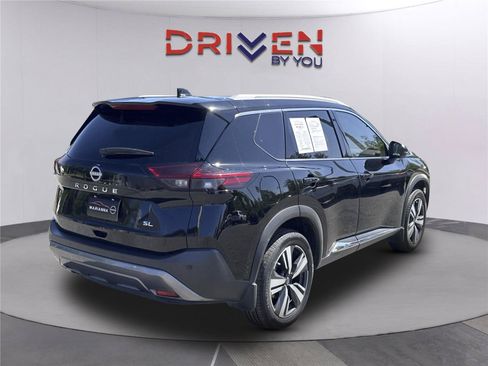 Used 2023 Nissan Rogue SL w/ SL Premium Package FWD image 4