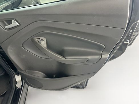 Used 2019 Ford Escape SEL image 30