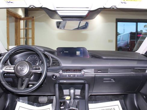Used 2021 MAZDA MAZDA3 s FWD image 12