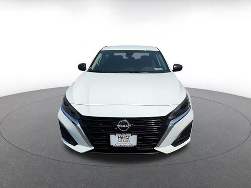 Used 2025 Nissan Altima 2.5 SV FWD image 4