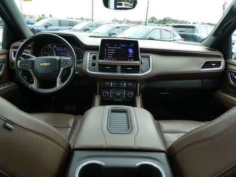 Used 2021 Chevrolet Suburban High Country w/ Premium Package AWD/4WD image 22