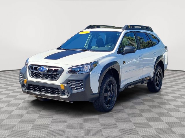 Used 2025 Subaru Outback Wilderness AWD/4WD image 2