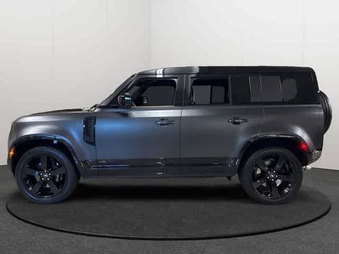 Used 2025 Land Rover Defender 110 V8 AWD/4WD image 3