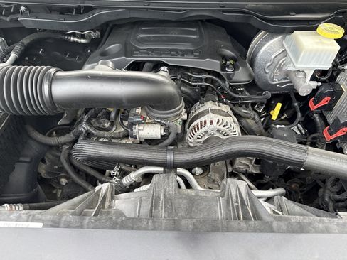 Used 2019 RAM 1500 Laramie image 31