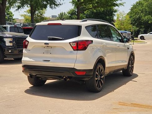 Used 2019 Ford Escape SE FWD image 5