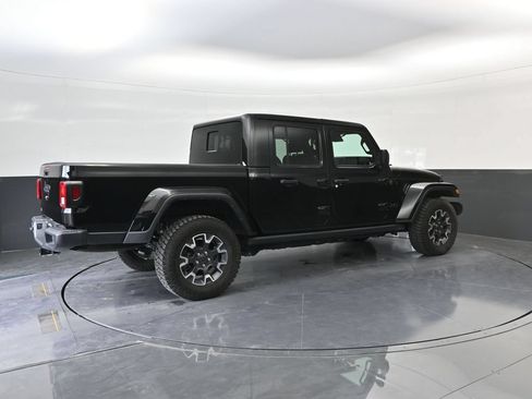 Used 2024 Jeep Gladiator Sport w/ Premium Package AWD/4WD image 8
