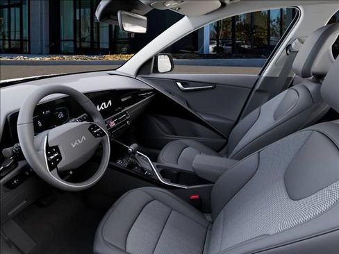New 2026 Kia Niro EX FWD image 17