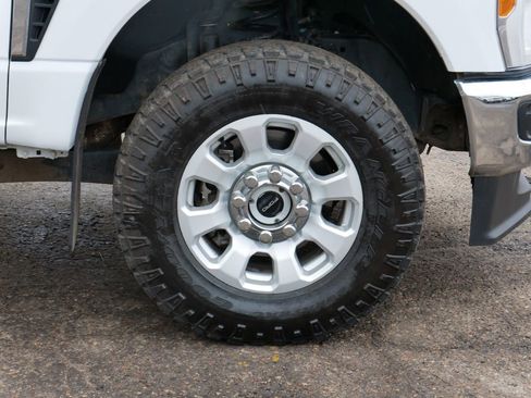 Certified 2023 Ford F350 XLT w/ FX4 Off-Road Package AWD/4WD image 7