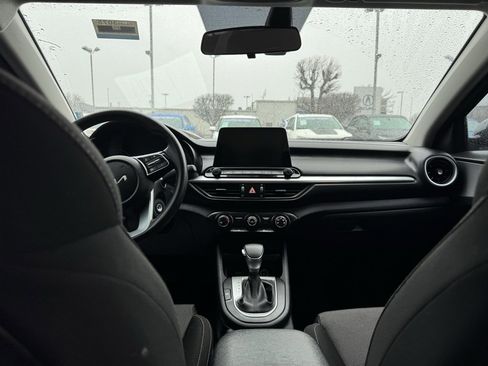 Used 2022 Kia Forte LXS w/ LXS Technology Package image 6