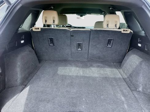 Used 2019 Cadillac XT5 FWD image 26