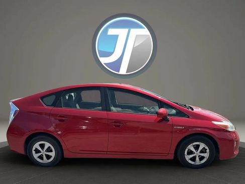 Used 2014 Toyota Prius Two FWD image 3