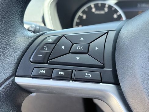 Used 2025 Nissan Altima 2.5 SV FWD image 14