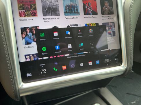 Used 2017 Tesla Model S 75D AWD/4WD image 25