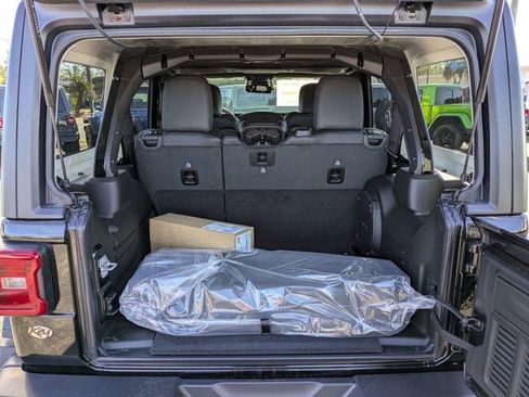 New 2026 Jeep Wrangler Unlimited Rubicon w/ Technology Group image 13