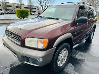 Used 1999 Nissan Pathfinder SE image 1
