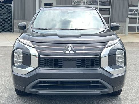 Used 2025 Mitsubishi Outlander ES AWD/4WD image 16