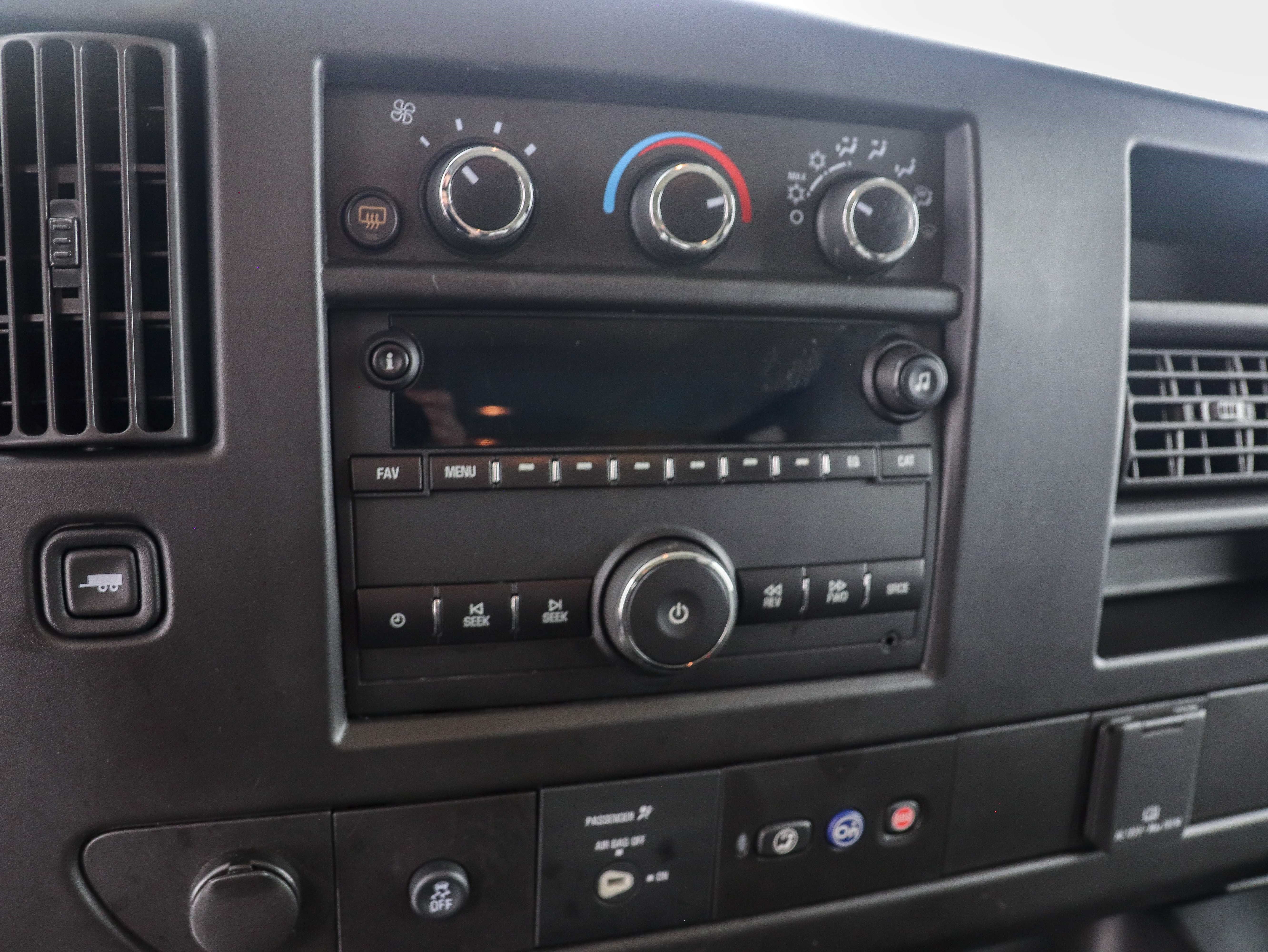 Used 2019 GMC Savana 3500 LS RWD image 15