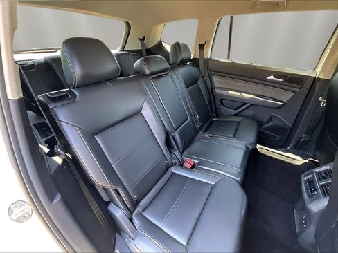Used 2021 Volkswagen Atlas SE FWD image 25