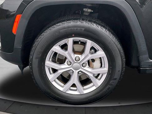 Certified 2022 Jeep Grand Cherokee Limited image 35