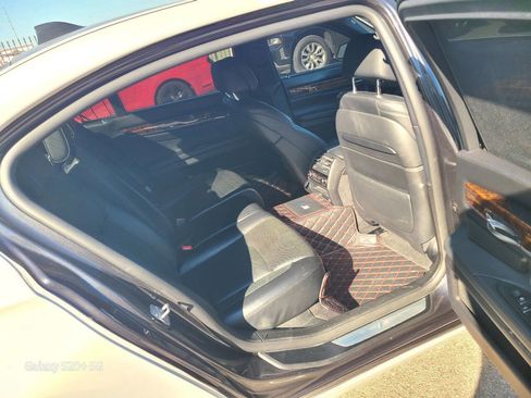 Used 2014 BMW 750Li xDrive image 29