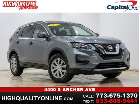 Used 2019 Nissan Rogue S image 1