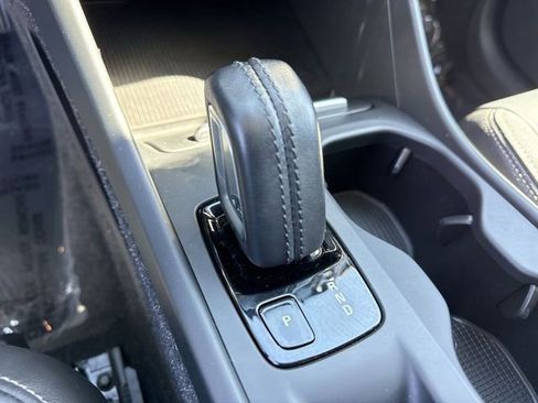 Used 2021 Volvo XC40 T4 Momentum w/ Premium Package image 20