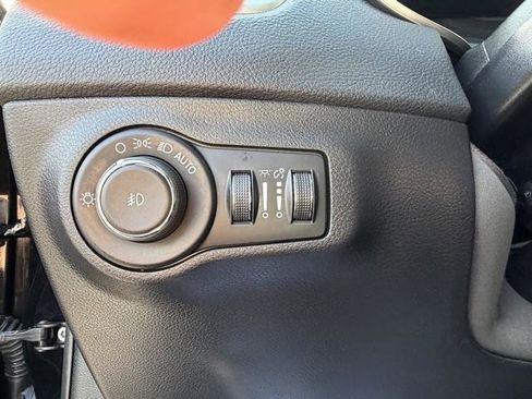 Used 2021 Jeep Compass Latitude w/ Sun and Sound Group image 14